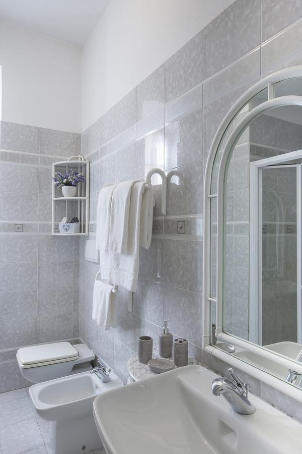 Lord Nelson - Camere Chiavari Exterior photo